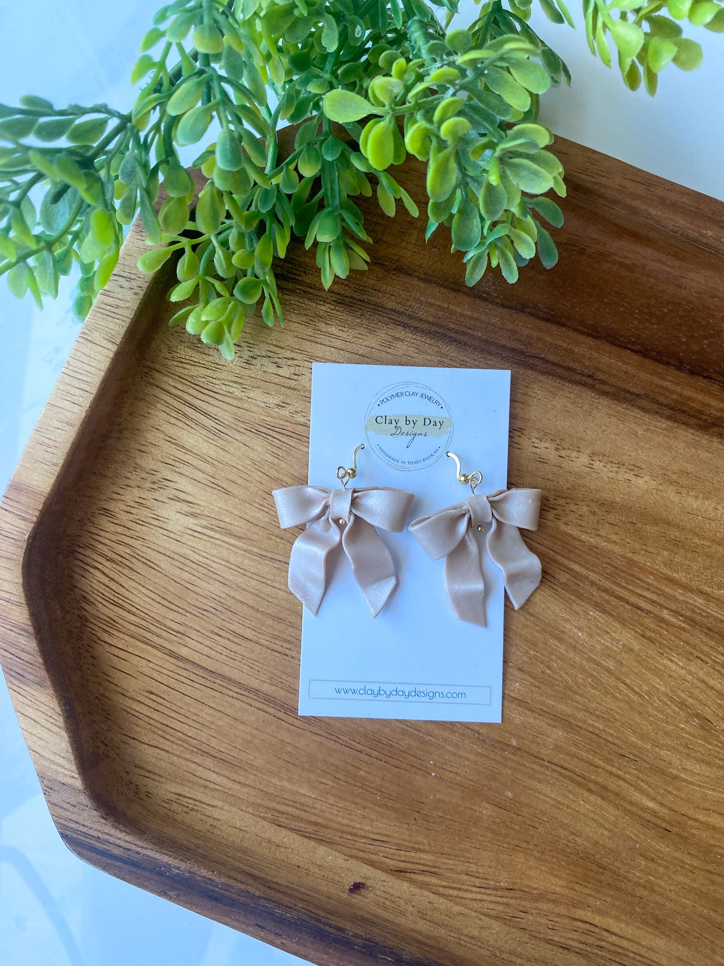 Champagne Bow