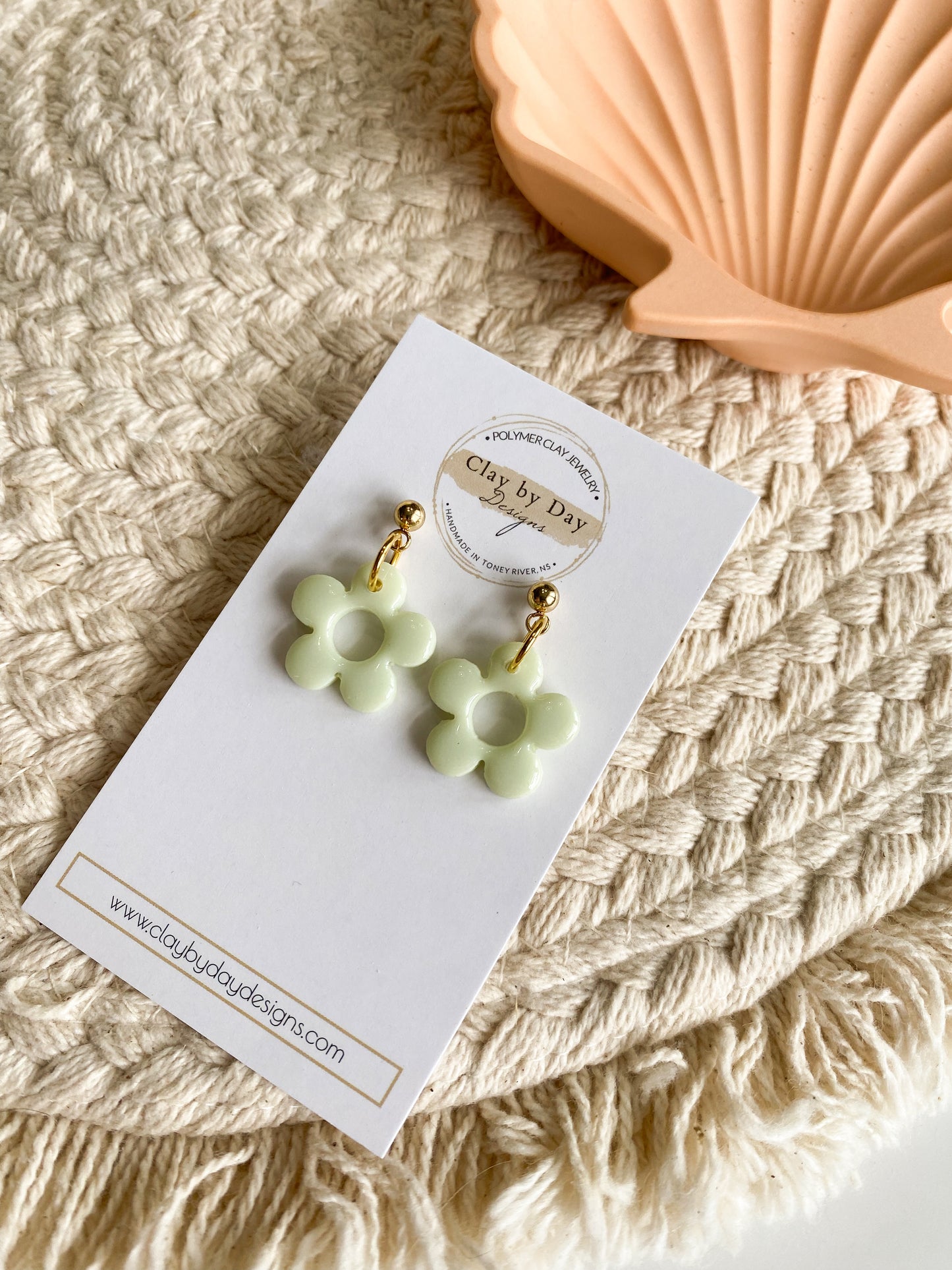 Lime Green Daisy