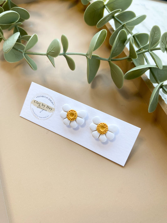Half White Daisy Stud