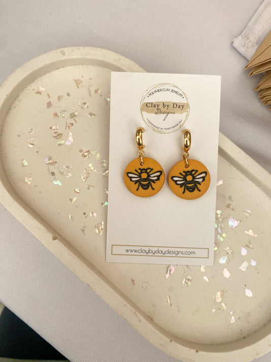Bee Dangle