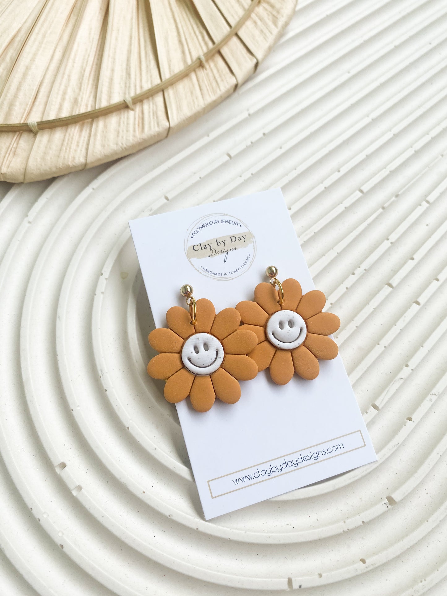 Happy Daisy Dangle - polymer clay earrings