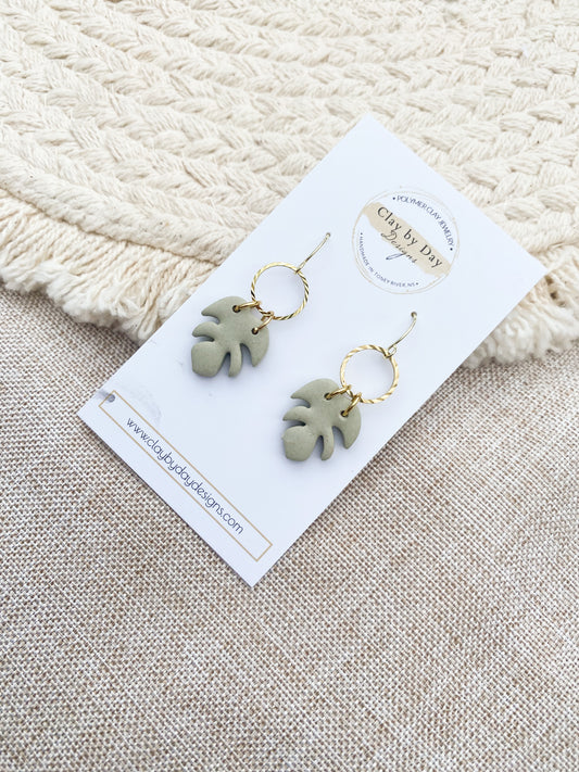 Monstera Dangle - with brass charm